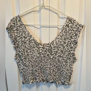 NWOT Mahina Ruched Detail Crop Top
